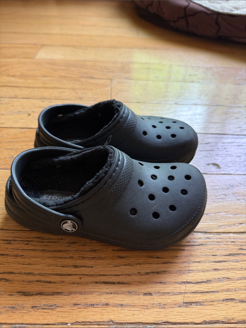 CROCS Kids Black Fleece-Lined 11 C